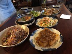 -Cuc Gach Quan Restaurant