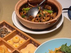 -八府香鸭·啫啫煲(华山路店)