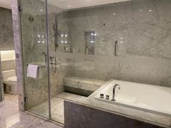 -上海虹桥西郊假日酒店