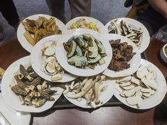 -菌之家·专业纯野生菌火锅·特色炒菌