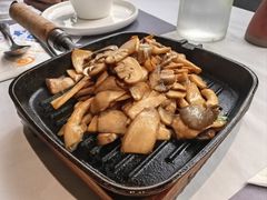 橄榄油煎三菌菇-野蔓果·山野菜(西湖景区·龙井茶田店)