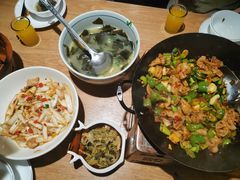 -聚鑫朋酸菜肥肠(文艺路口店)
