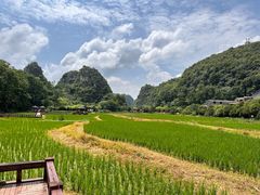 -高荡千年布依古寨旅游景区