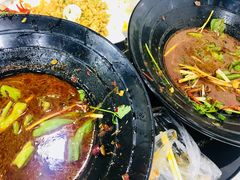 -虾弄弄海派小龙虾·牛羊蝎子火锅