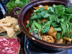 -胡须佬鸡煲四季火锅(海雅缤纷城店)