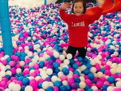 -嘿哟动霸CHUA·新潮玩运动娱乐中心·蹦床滑冰团建乐园