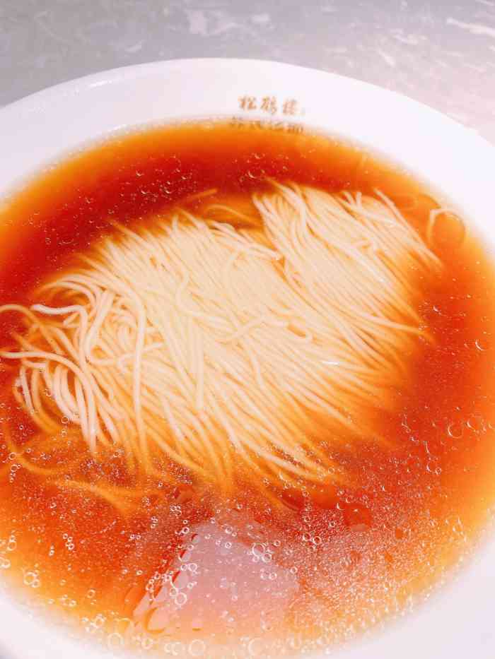 朋友推荐来的为了吃小龙虾葱油拌面个人觉得面还是不