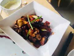 -穹六人间 people 6(岳阳路店)