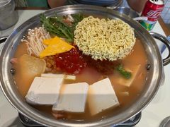 部队锅加芝士-富乐满 炸鸡&韩国料理 불로만(虹泉路店)