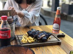 -Ribs & Burgers The Rocks