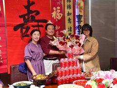 -老码头黑皮肘子锅包肉熏酱水饺(文政街店)