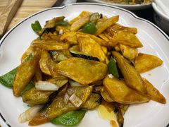 地三鲜-东北哈尔滨酱骨头馆房掌柜铁锅炖