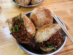 烧饼夹肘子肉-昌顺马记小吃店(昌盛园店)