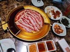 秘制黑猪五花-猪啊牛呀羊啊铜盘烤肉(正大广场店)