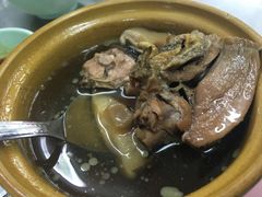 香菇炖鸭汤-红大哥水门鸡饭(總店)