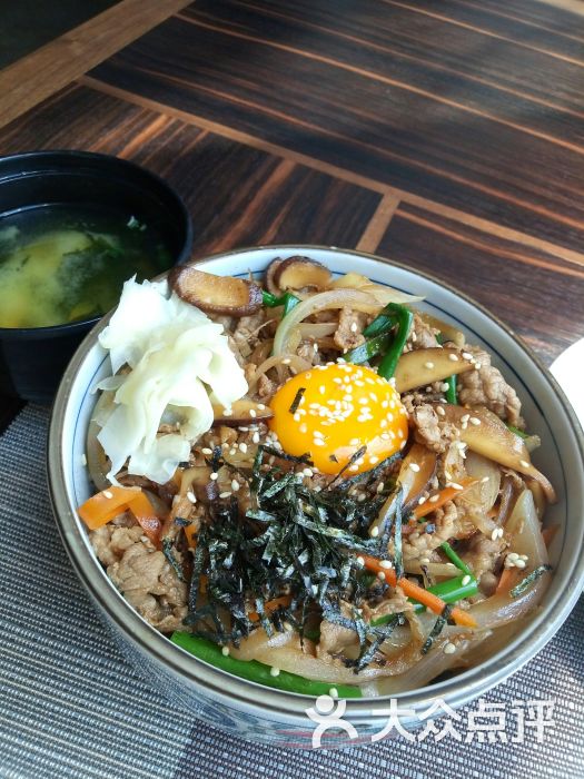 山葵家精致料理寿司吧(来福士中心店)三色盖饭图片 - 第1张