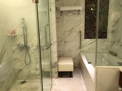 -深圳富苑皇冠假日套房酒店