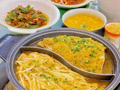 -阿瓦山寨·湘菜现炒·剁椒鱼头王(咸阳总店)