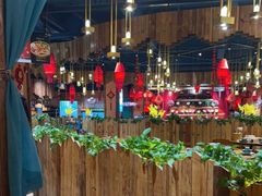 -老滇山寨•云南特色菜•地方菜•民族风情歌舞表演(金碧店)