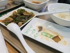 -老乡鸡(西岸凤巢店)