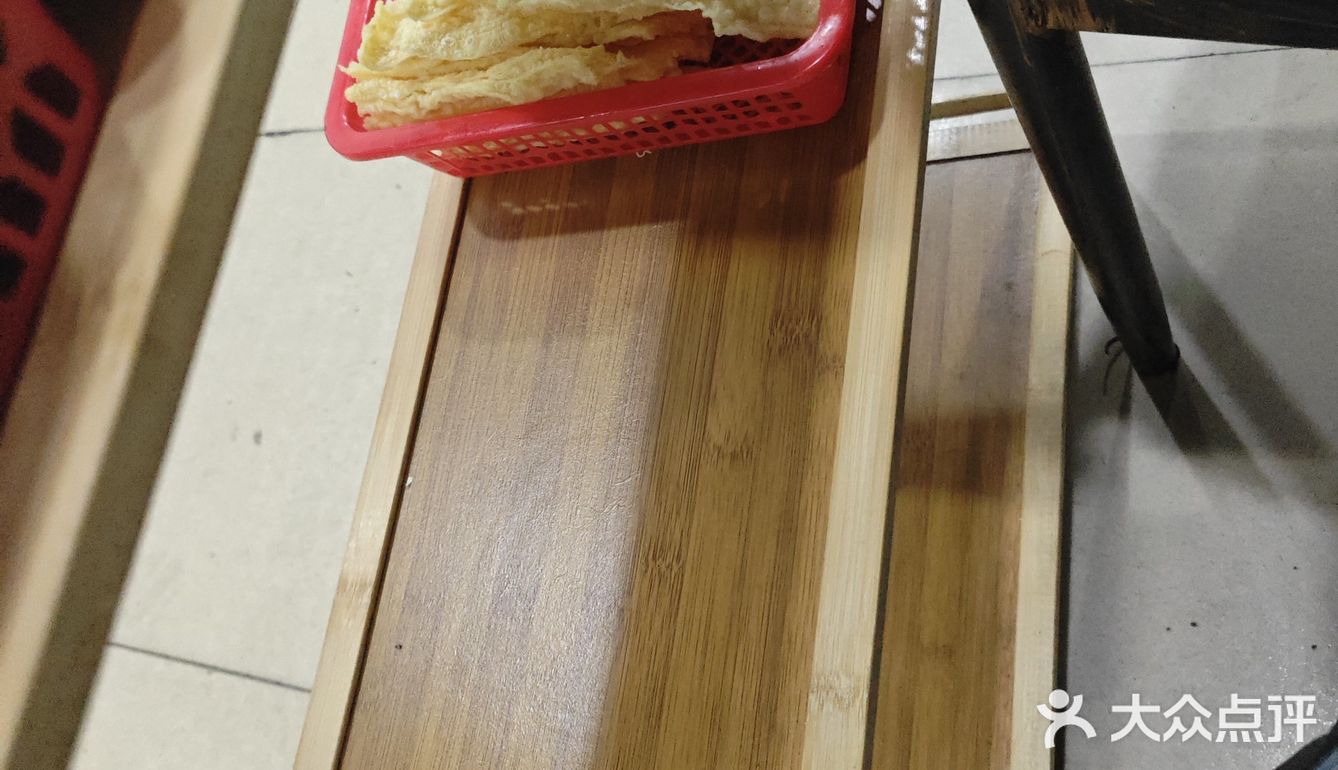 0元玩转这座城 今天点了一个美蛙鱼的四人套餐