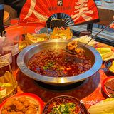 坚持一次性用油，鱼蛙火锅冬天吃也太香了 