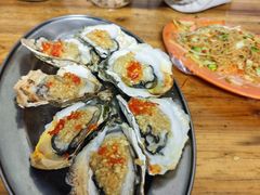 -蚝哥花姐湛江烤生蚝(美丽湾市场店)