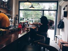 靠窗位-Be Lived Cafe比例咖啡(摩天轮店)