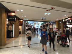 店内环境-东荟城名店仓