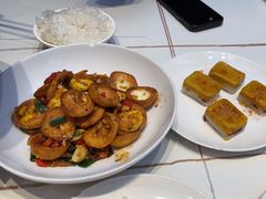 -阿瓦山寨·湘菜现炒·剁椒鱼头王(咸阳总店)