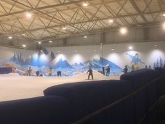 -乔波室内滑雪场