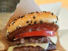 金尊肉酱安格斯厚牛堡套餐-麦当劳(中山公园龙之梦店)