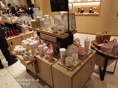 零售区-星巴克臻选(广州太古汇店)