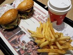 -The Habit Burger Grill 哈比特汉堡(爱琴海店)