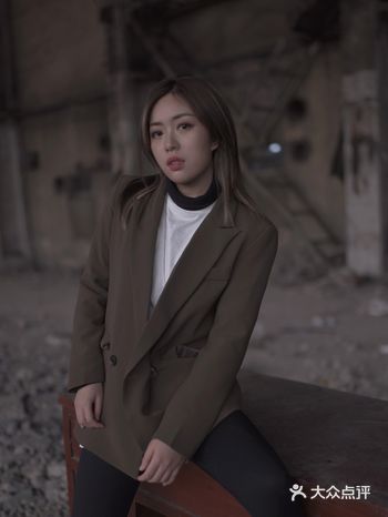 秋冬萧瑟 给好姐妹拍一个工业废墟风 好像张之洞博物馆