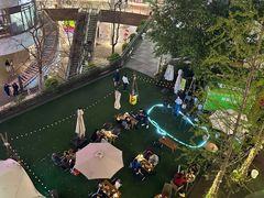 -瑞虹新天地月亮湾