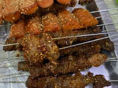 喂口牛肉串-胖姐涮肚烧烤