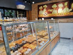 面包甜点陈列柜-苹果花园(襄阳南路店)