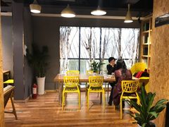 -新华里咖啡书吧(新华书店小寨店)