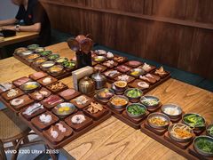 -银米·云南传统过桥米线(双廊黑金冠店)