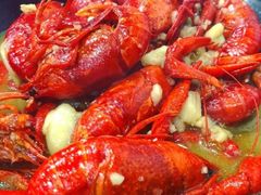 -虾弄弄海派小龙虾·牛羊蝎子火锅