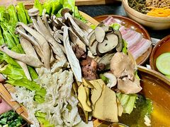 -阿山卓·野生菌火锅·纳西火塘烤肉