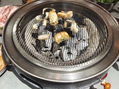 -围炉肉舍•炭烤活鳗•丹东海鲜烤肉(步行街店)