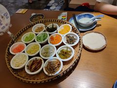 -包整·丝娃娃(一览甲秀楼风景店)