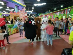-维佳童话镇演出现场(徐东店)