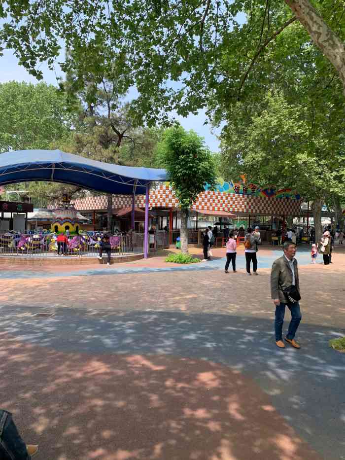 雨花台游乐园-"一个不大且不太新的小乐园.但是胜在项目丰.