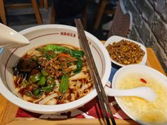 辣椒小鲜肉米粉-呷佬·长沙手工米粉(金沙江路店)