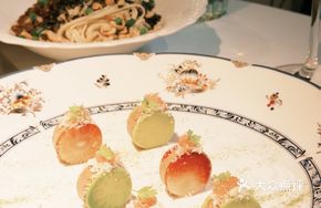 Macadamia Nut Aroma Finger Lime Foie Gras