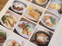 -ROAST coffee & eatery