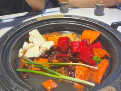 -爱你您·自家鱼塘·活水喷泉鱼火锅(八里店)